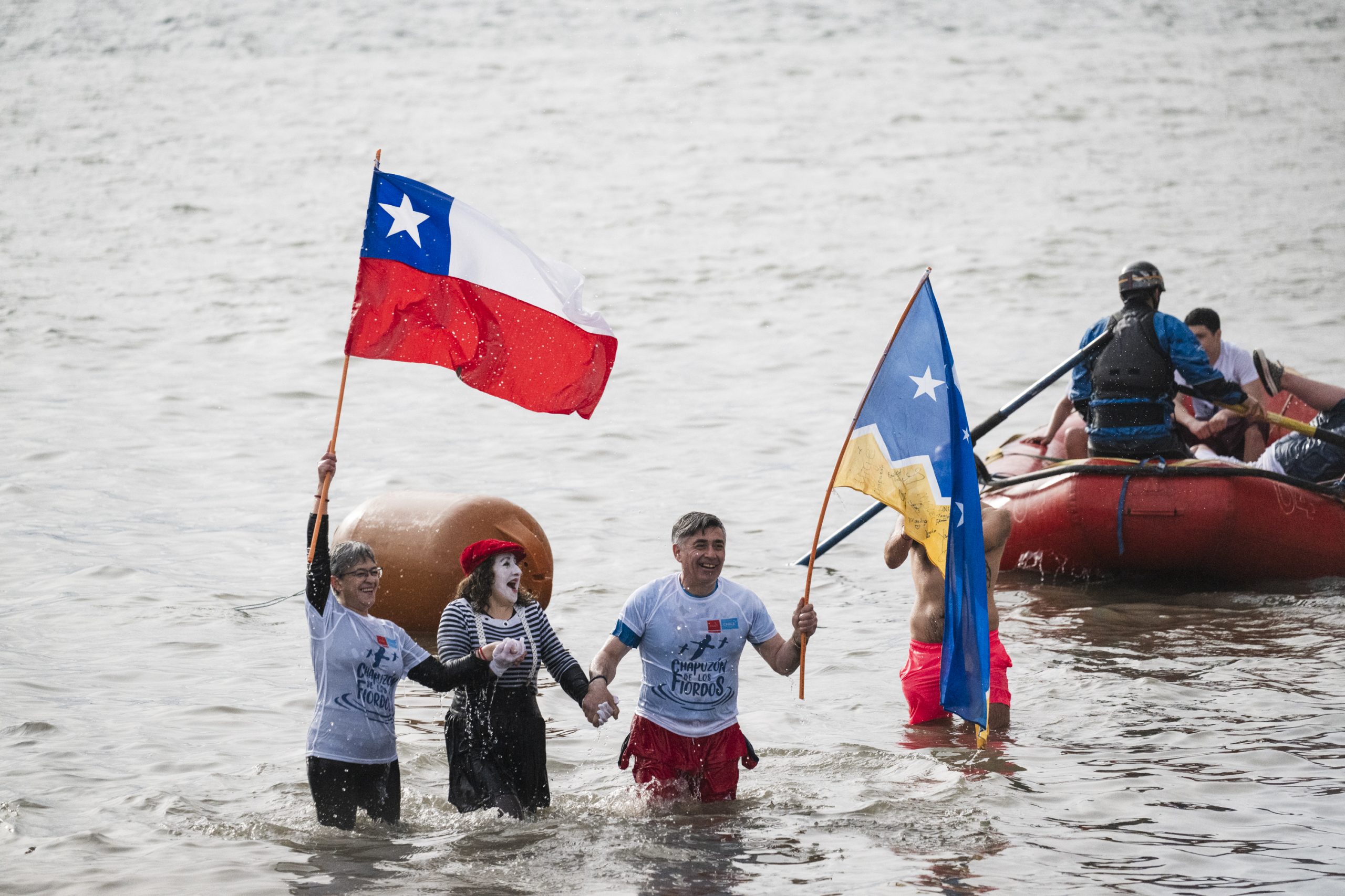 Patagonia Chile blog Chapuzón de los Fiordos 2025: Puerto Natales lanzó su temporada turística con una experiencia inolvidable